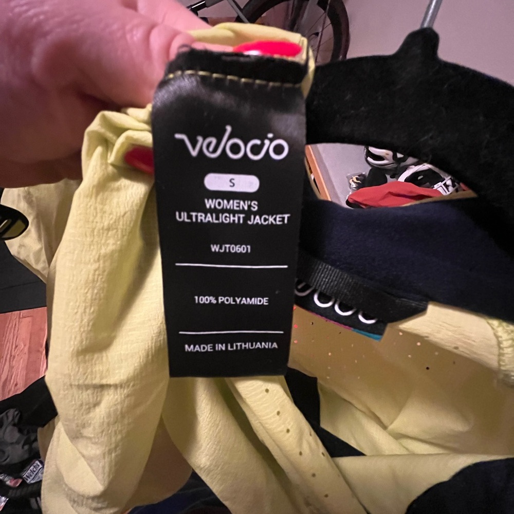 Velocio women’s ultralight jacket - citron size small - Picture 5 of 6